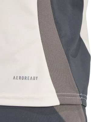 90B37B8B-4DC5-3F67-20AF-31C41F504009-1